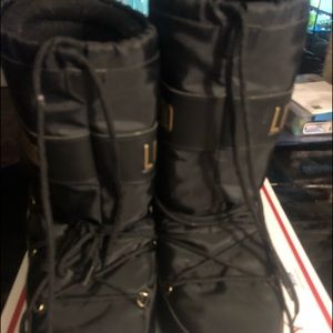 Moschino snow Moon boots